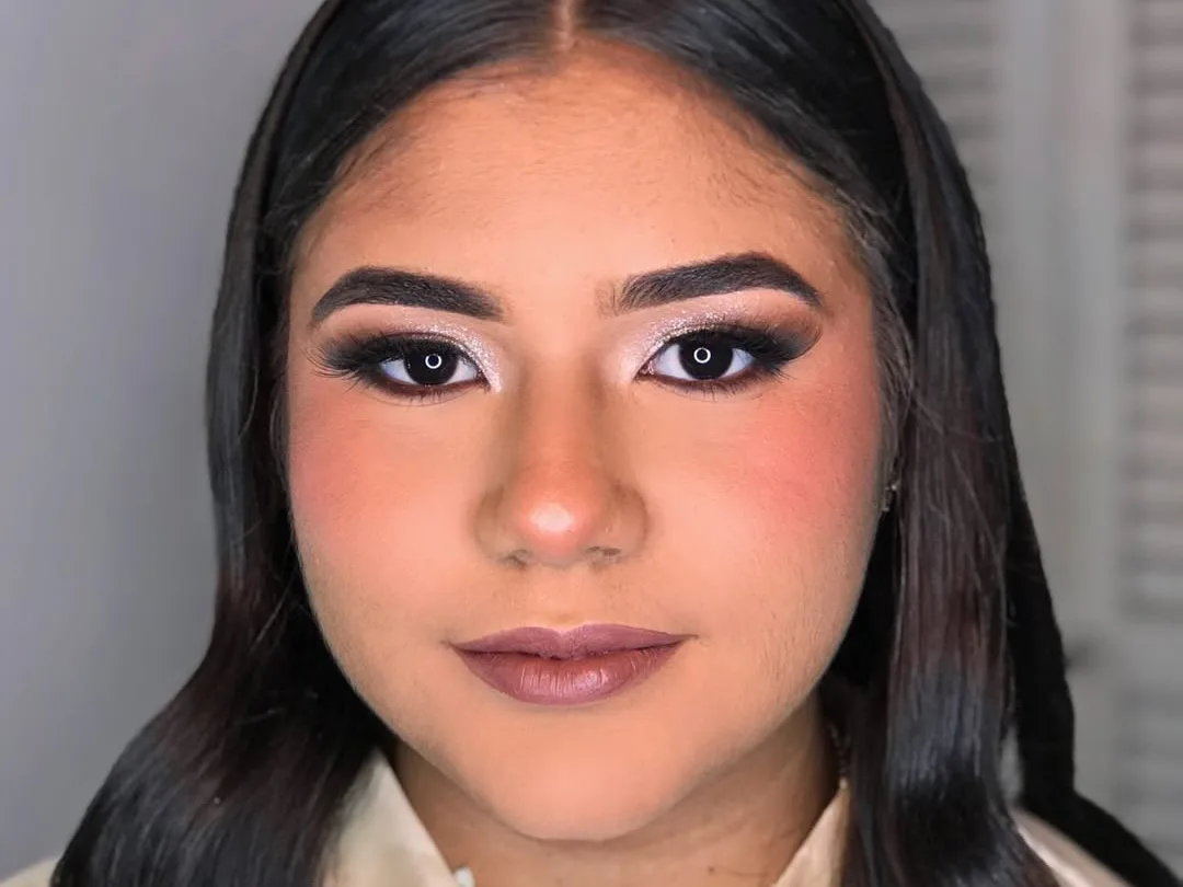 Quinceañera 5 – Quinceañeras & Graduaciones